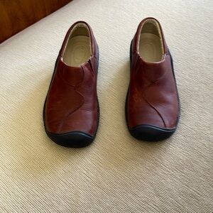 Keen Womens Brown Leather Shoes Size 6.5 Clogs